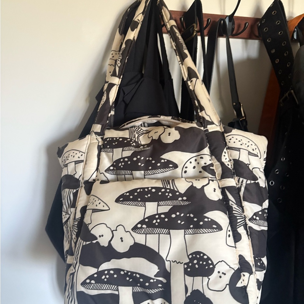 BAGGU Black and Cream Mushroom Tote